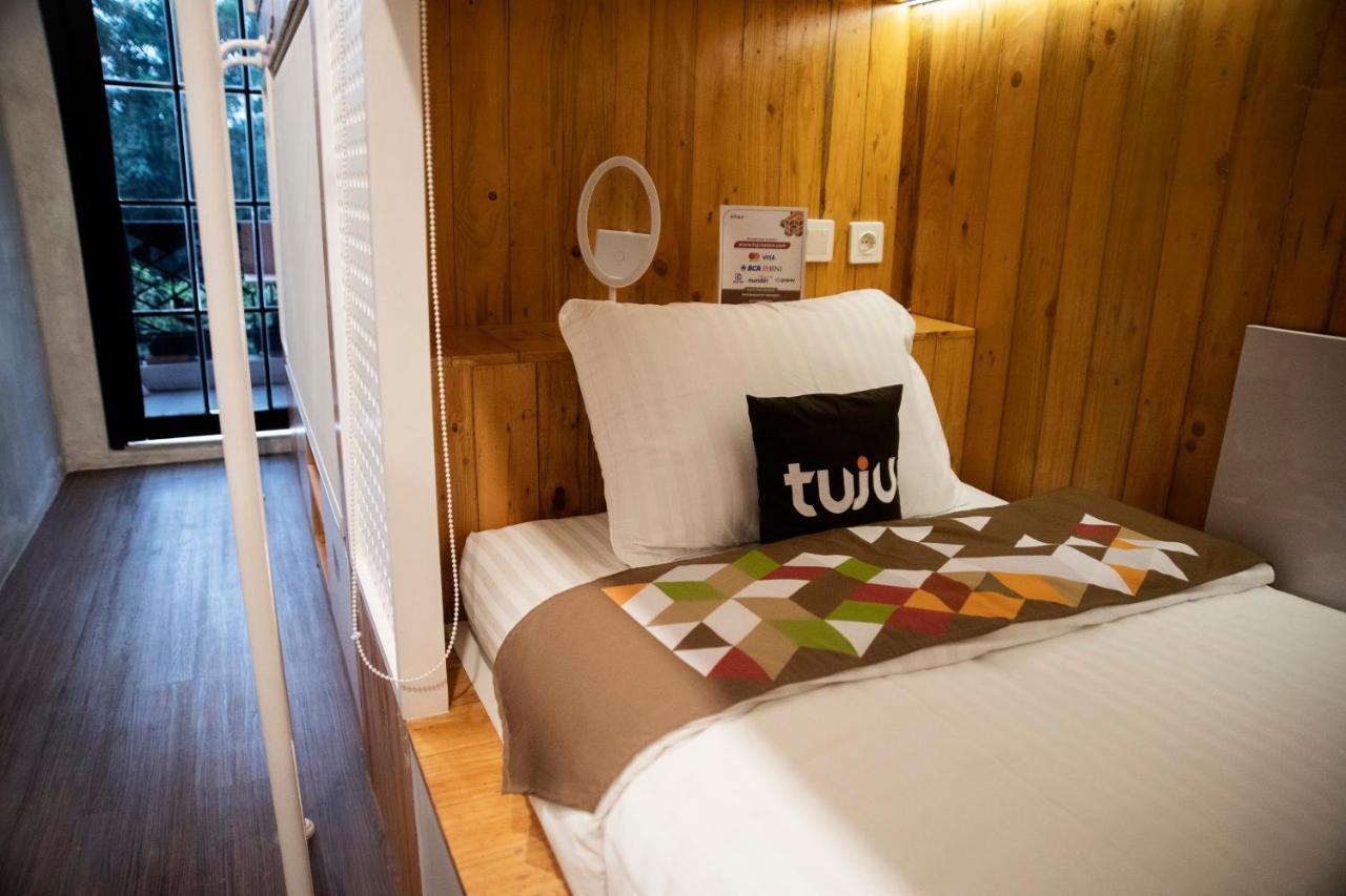 Auberge de jeunesse Tuju Arteri Pods à Jakarta Extérieur photo