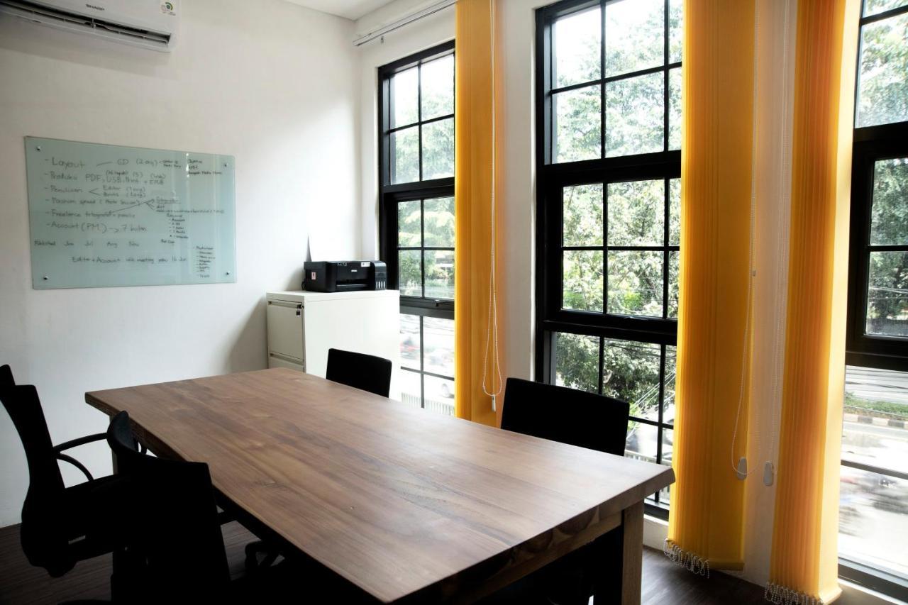 Auberge de jeunesse Tuju Arteri Pods à Jakarta Extérieur photo
