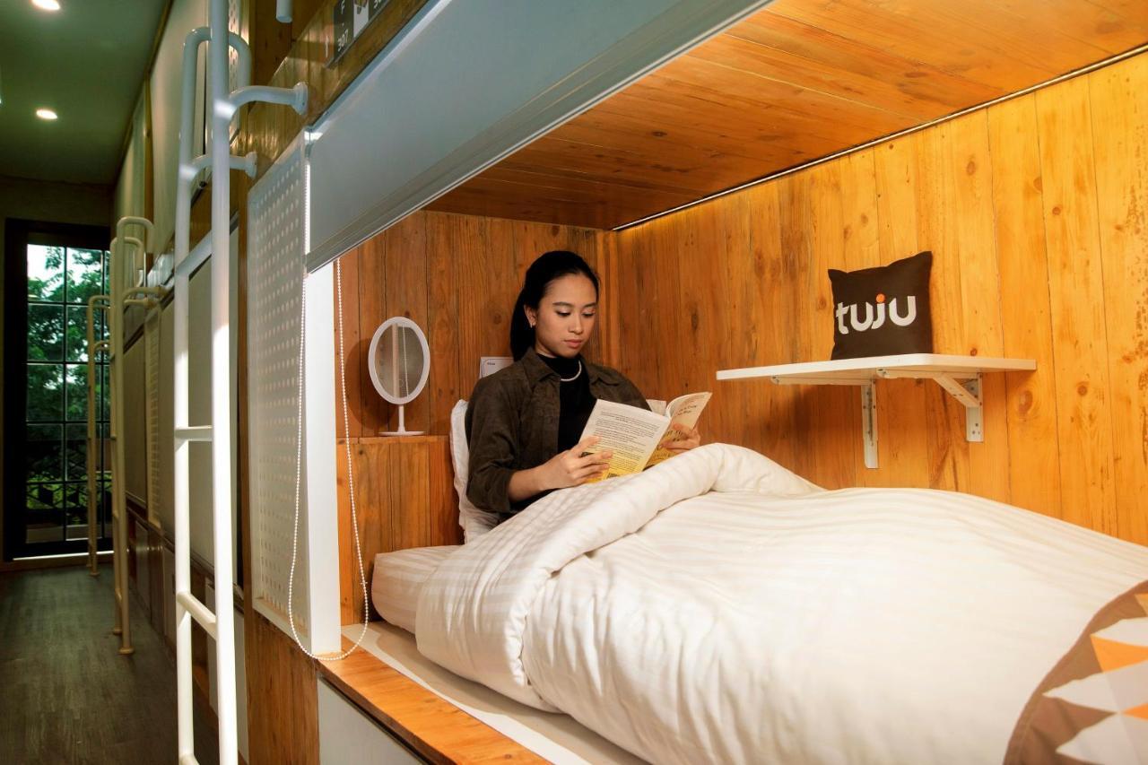 Auberge de jeunesse Tuju Arteri Pods à Jakarta Extérieur photo