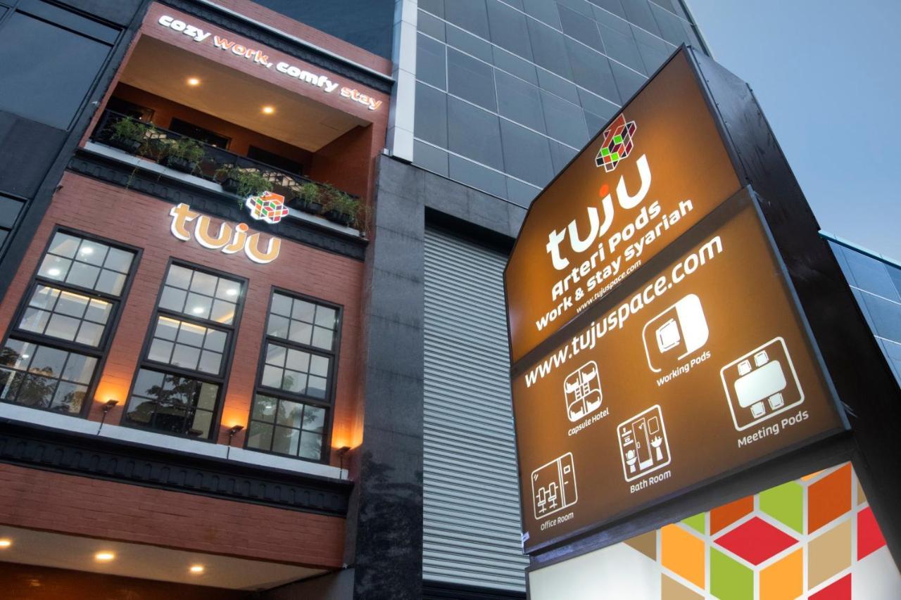 Auberge de jeunesse Tuju Arteri Pods à Jakarta Extérieur photo